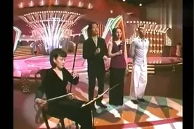 郑中基杨千嬅梁汉文，合唱《书剑恩仇录》，《俩忘烟水里》，好听视频封面