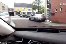 价值250万的奔驰S级轿跑，打开敞篷的那刻才知道有多人性化视频封面