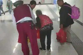 因想念孙子国庆没回老家，八旬母亲带六旬儿子看望80后孙子视频封面