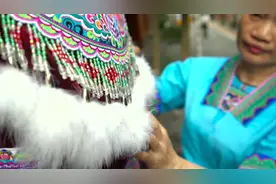 广西融水：“百鸟衣”承载苗族百年历史的民族传统服饰