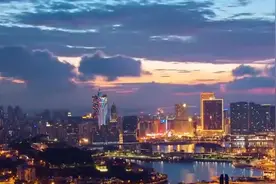 何鸿燊捐赠国宝大家熟知，而辽宁舰有今日的成就，他也有一半功劳视频封面