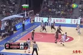 阿联脚穿李宁鞋爆扣42分集锦 率领广东加时胜辽宁视频封面
