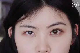 放大眼睛的化妆技巧——新手必看！避免浓妆同时放大眼睛的小技巧