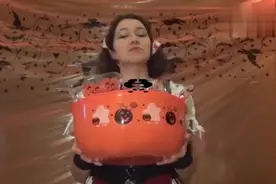 人被狗追时一定不要慌，只需一招就可化解，一起来了解下！视频封面