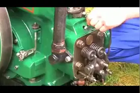 柴油机经典启动方式，多少人小时候被打过手？