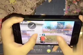 十二岁小妹妹放学回家先来一把吃鸡，学习不行吃鸡那叫一个优秀！视频封面