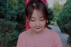 冯提莫翻唱林俊杰《被风吹过的夏天》视频封面