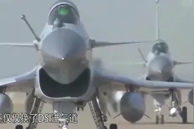 歼10装备F22的头盔，飞行员看哪边导弹方向指往哪边视频封面