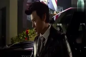 哥哥请傻弟弟吃冰淇淋，没想到弄的满车都是，笑点在最后！