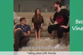 当你讲笑话你的朋友觉得不好笑时，真实的你！