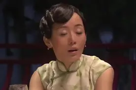 美女喝醉后，含情脉脉的对着男子，最后他情不自禁抱起美女！视频封面