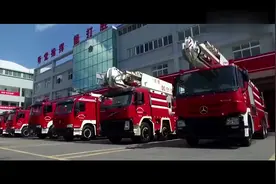 这辈子你有没有为别人拼过命？消防员的拼命瞬间！