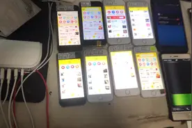 20岁小伙回家搬砖，2台手机10部手机，看他一个月赚多少钱