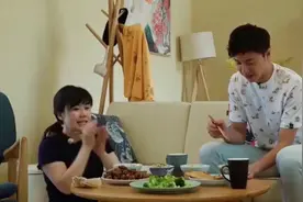 福原爱晒近照孕肚凸显 一袭白色蕾丝裙温柔似水 发文鼓励江宏杰视频封面