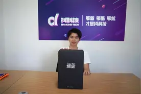 拆箱优必选悟空机器人，还有哏哦
