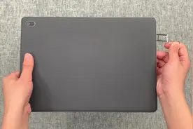 网上买了台华为电脑开箱：我滴天，这电脑居然能插卡？视频封面