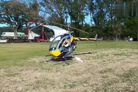 小伙耗资10万买的私人直升机，启动试一下效果，这钱花的太值了！视频封面