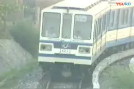 28年前最早的北京地铁2号线高峰期，珍贵老录像片段视频封面