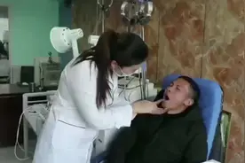 千万不要去拔牙！因为拔了以后你就不能开宾利了~