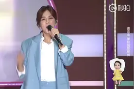 SHE十七演唱会现场，陈嘉桦儿子抢田馥甄话筒，太可爱了！视频封面