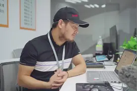 拍摄遇到物体反光问题，真丝也反光！