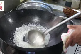 20年大厨分享拔丝熬糖小技巧，步骤清晰，讲解详细，学到就是赚到