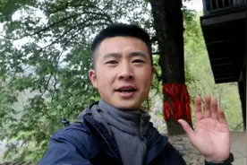 自驾游甘肃，实拍800多年的菩提树，在这里祈福求愿非常灵验视频封面