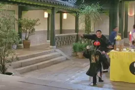 灵幻先生：银票上面的朱砂可以治鬼？明叔想挣钱呢？还是真能治鬼视频封面