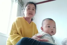 为什么四个月宝宝头颈软抬不直，不会翻身？视频封面
