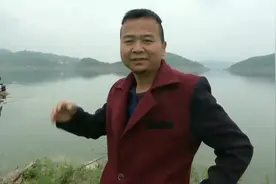 涨水后，水底全是草该怎么钓鱼，水下高清解密，看完全明了视频封面