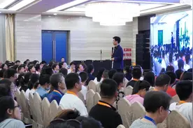 小孩出生之后，医生做的第一件事就是拍打一下，原来是这个原因视频封面