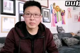 养猫烦恼  猫咪总在沙盆里玩耍  带出沙子  真烦人  如何避免