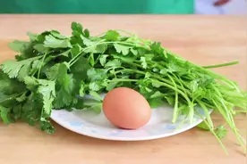 这才是香菜丸子的正确做法，外酥里软，营养又好吃，方法超简单视频封面