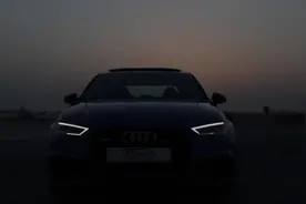 400匹马力的奥迪RS3，排气声炸裂的小钢炮视频封面