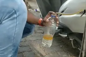 汽油和水混在一起加车里会怎样？老外尝试，跑完效果神奇视频封面