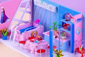 边泡澡边吃美食？只能在创意小屋里出现的餐厅浴室合体视频封面