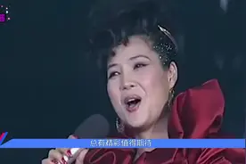 54岁梦鸽前男友曝光，是大家熟悉的当红歌圣，和李双江关系不一般