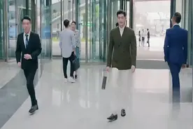 总裁故意给下属布置大额任务，只因爱心早餐被她抢走，真是太搞笑