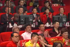 郭德纲快让岳云鹏下场吧，这段相声让观众都快笑出腹肌了，真有才图片