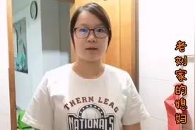 肠胃不舒服，建议吃西红柿鸡蛋面，营养好消化