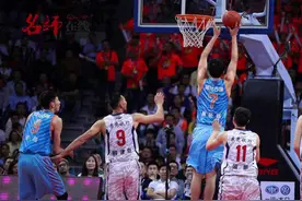 CBA林疯狂大战哈德森谁也没赢？哈德森CBA得分助攻均位列外援之首视频封面