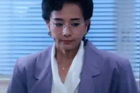 吸烟有害健康，这四种吸烟耍帅的方式，会的没几个人！视频封面