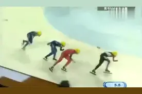短道回顾，韩国选手恶意犯规，中国选手韩佳良被其冰刀割伤腹部视频封面