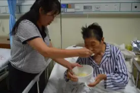 世上最美女人是妈妈，生儿育女，操持家务、无私奉献