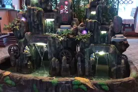 国企职工中午不休息也要去做身体，选择美容店要先体验呀