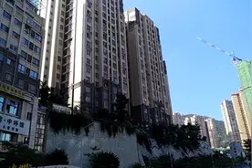 实拍攀枝花市最繁华的商业街区炳三区，堪比成都昆明，看看美不美视频封面