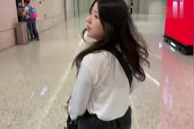 台湾夫妻第一次来上海旅游，感觉自己就像乡巴佬进城视频封面