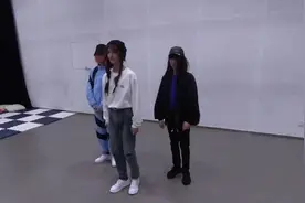 时代少年团丁程鑫刘耀文贺峻霖，戴假发跳女团舞，队友看呆了！