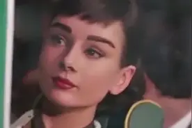同样是模仿“奥黛丽赫本”，丽颖吴昕没啥，看到她：网友直呼太美视频封面