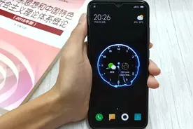 教你设置水滴石钟桌面，滑动屏幕还会有荧光特效，超级漂亮视频封面